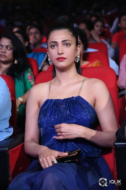 Shruti-Haasan-at-Srimanthudu-Movie-Audio-Launch